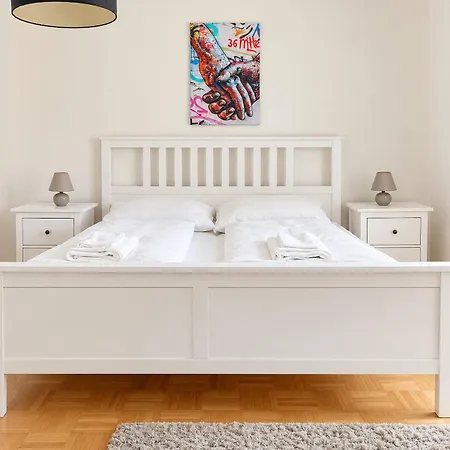 Homes - Centre Apartmán Štýrský Hradec